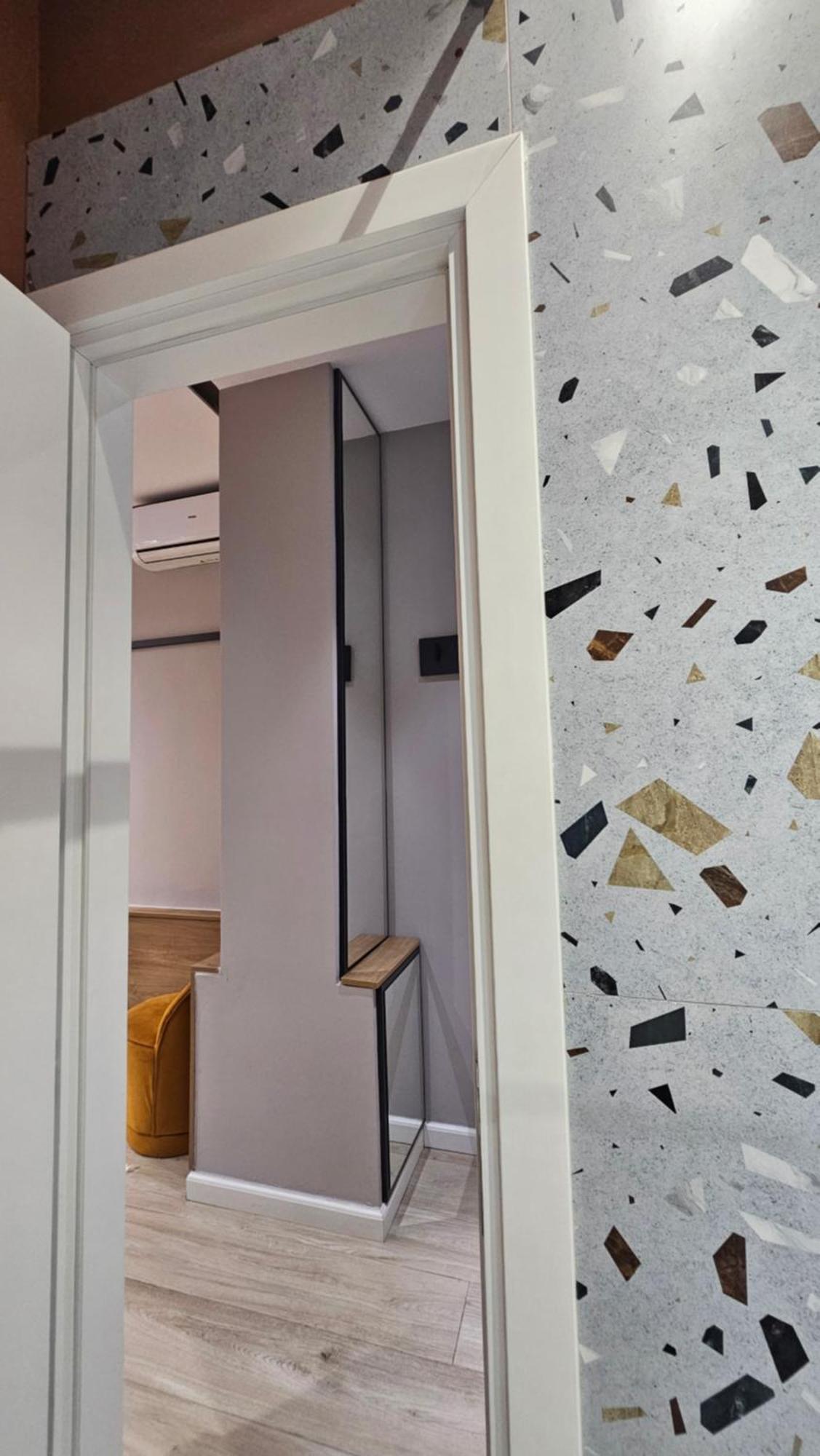 Tam Center Studio Apartment Next To Blloku No2 Tirana Kültér fotó