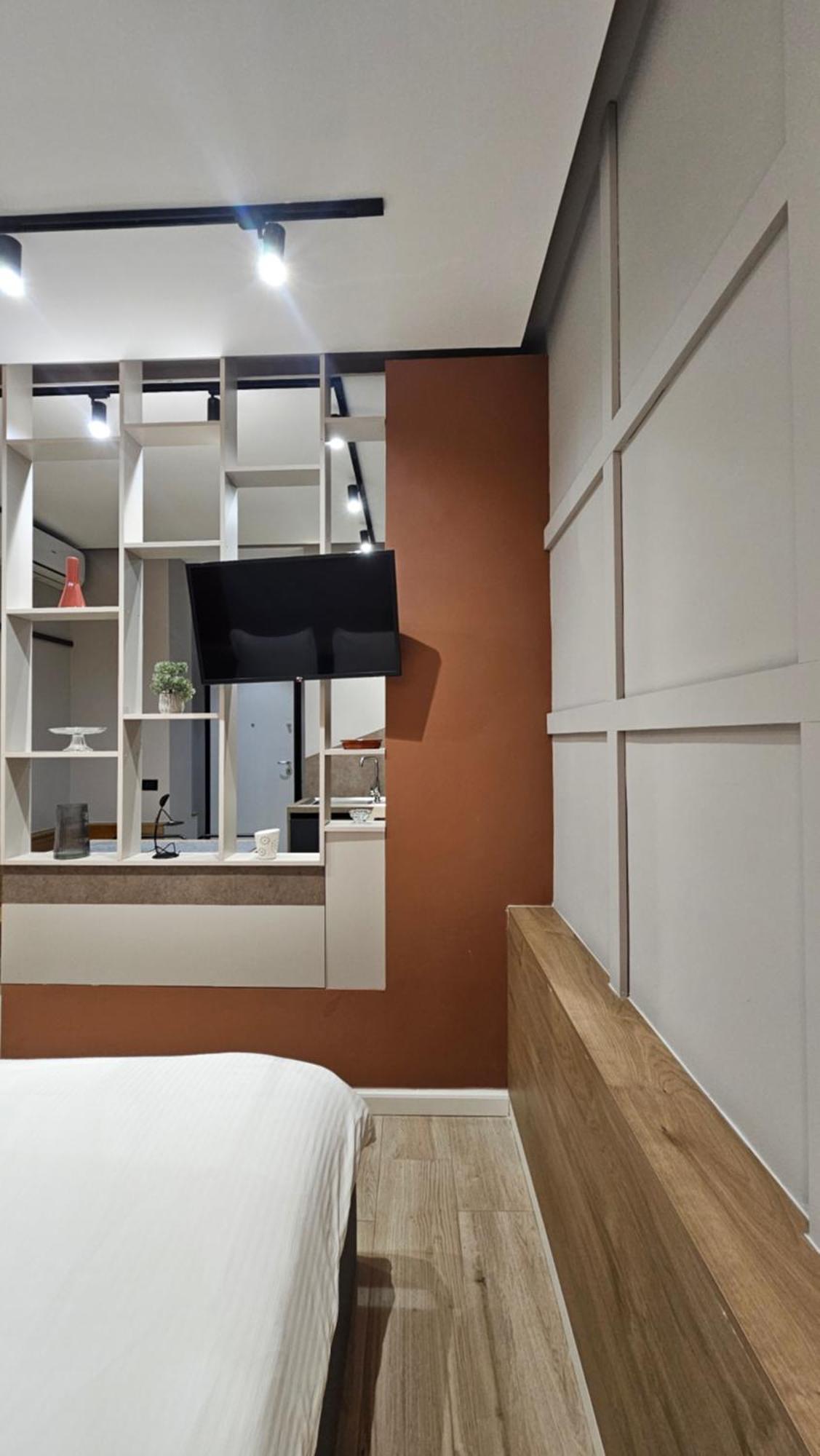 Tam Serviced Studio Apartments Next To Blloku Tirana Kültér fotó