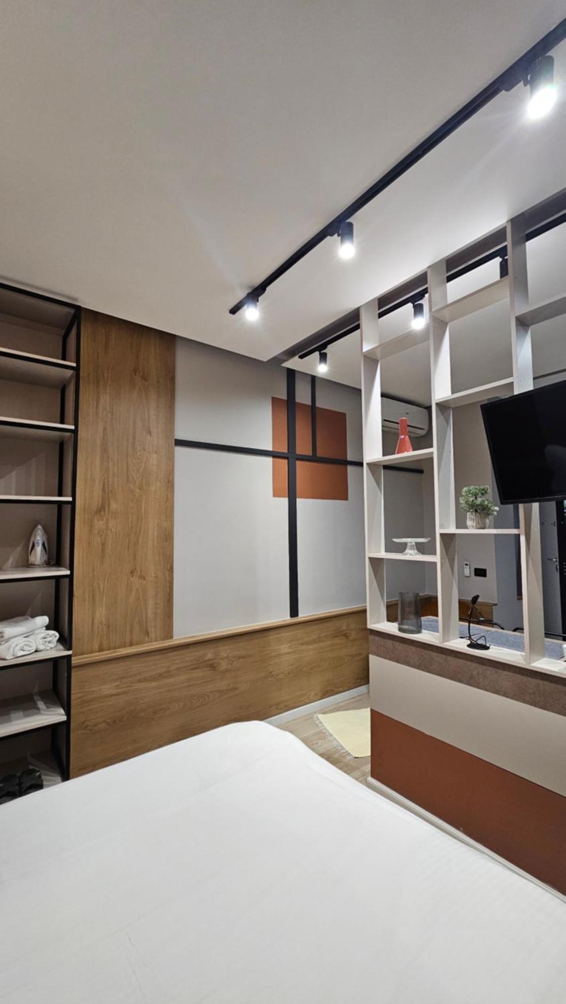 Tam Serviced Studio Apartments Next To Blloku Tirana Kültér fotó