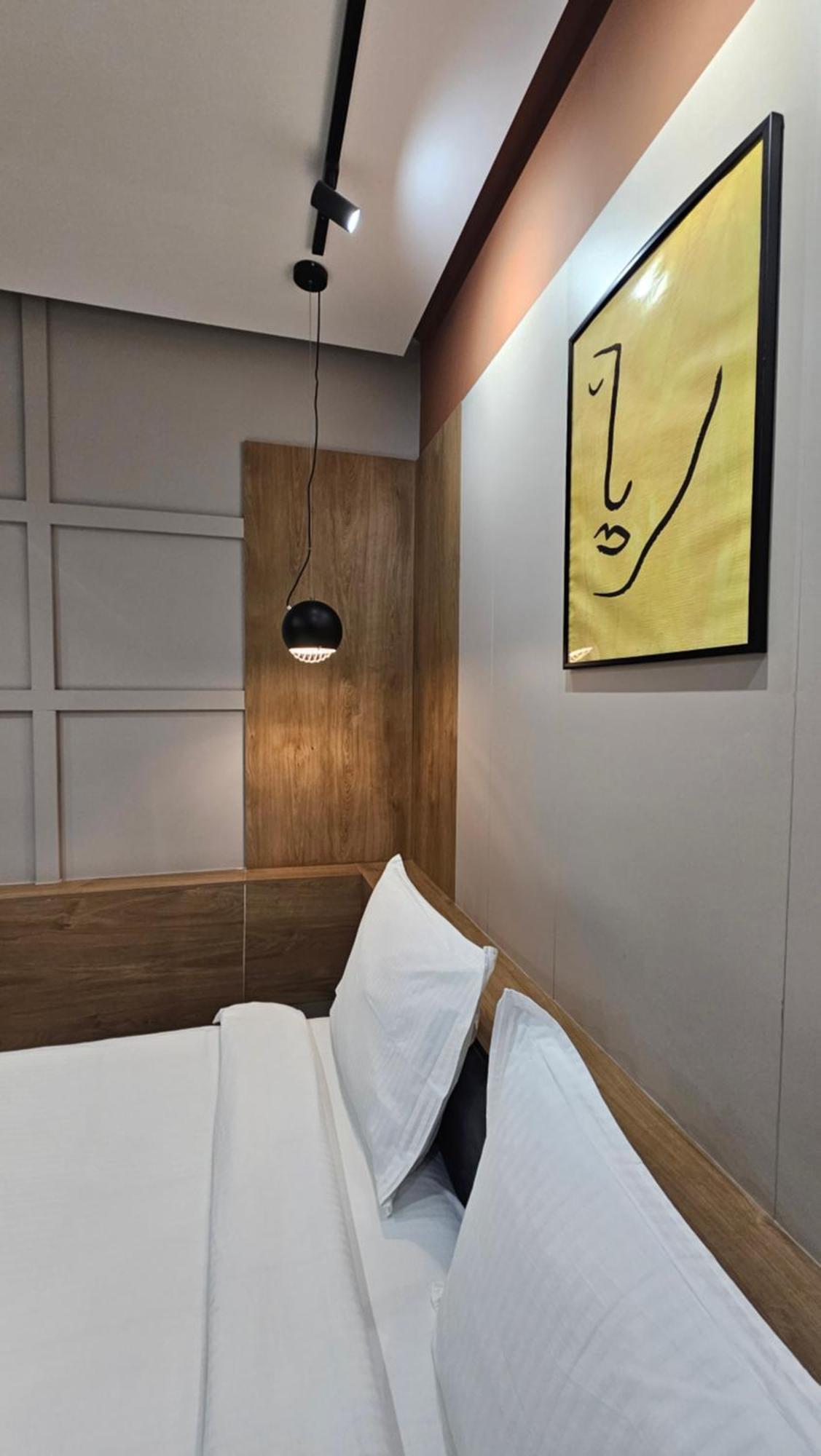 Tam Serviced Studio Apartments Next To Blloku Tirana Kültér fotó