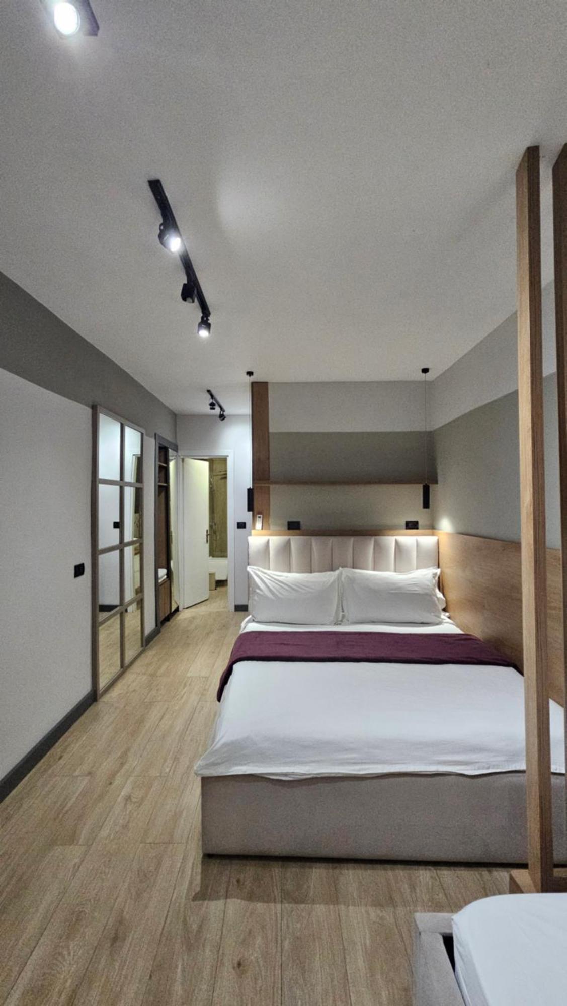Tam Serviced Studio Apartments Next To Blloku Tirana Kültér fotó