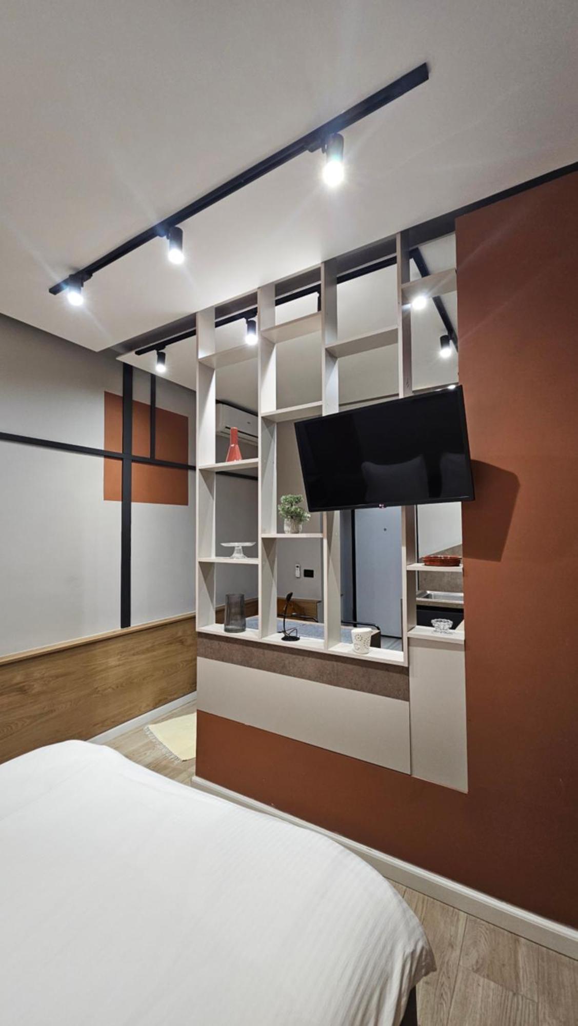 Tam Serviced Studio Apartments Next To Blloku Tirana Kültér fotó