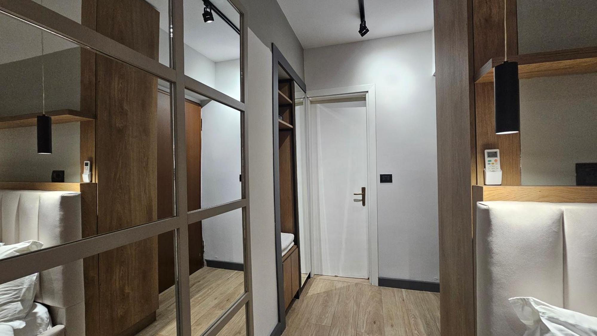 Tam Center Studio Apartment Next To Blloku No2 Tirana Kültér fotó