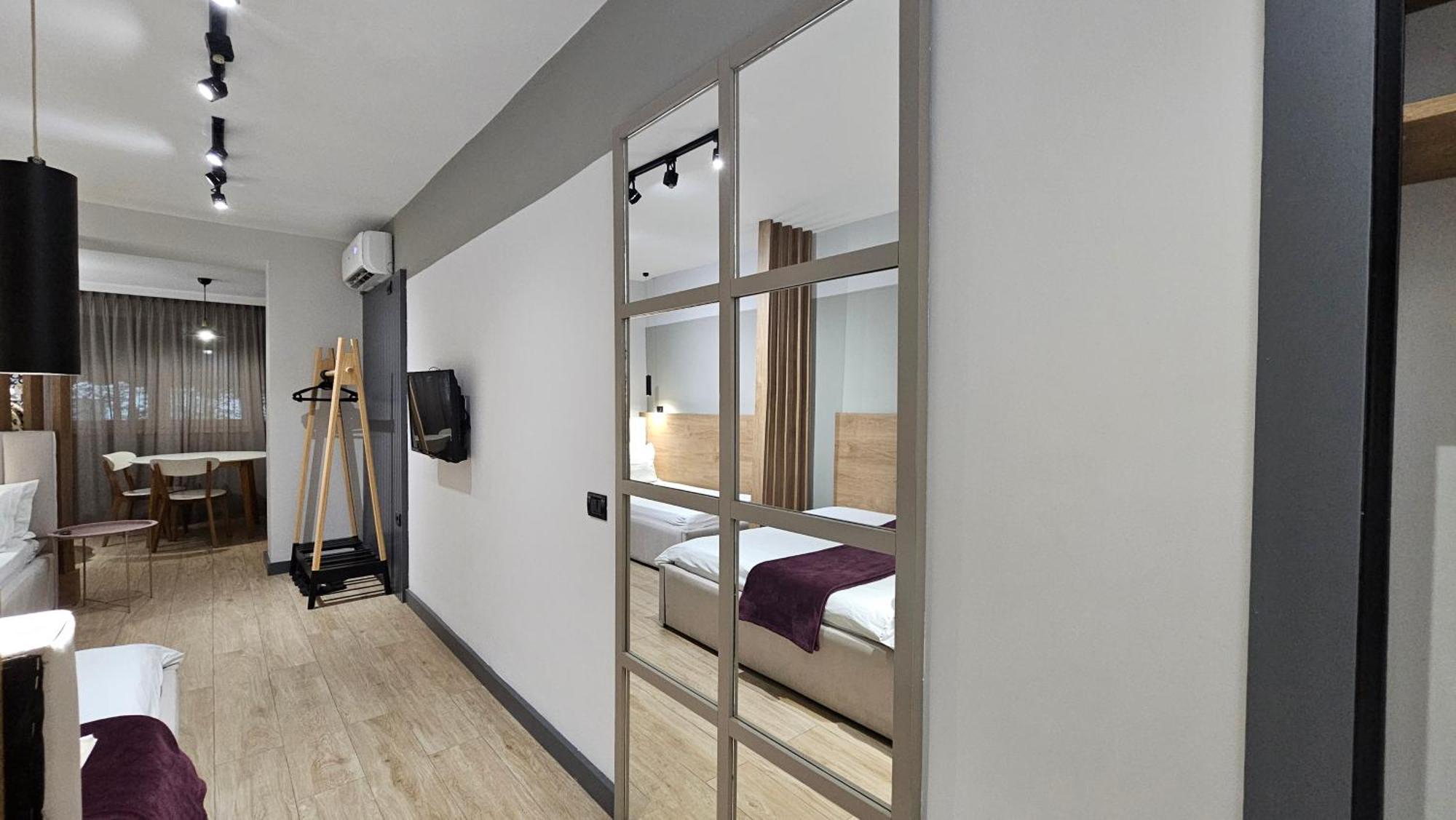 Tam Serviced Studio Apartments Next To Blloku Tirana Kültér fotó