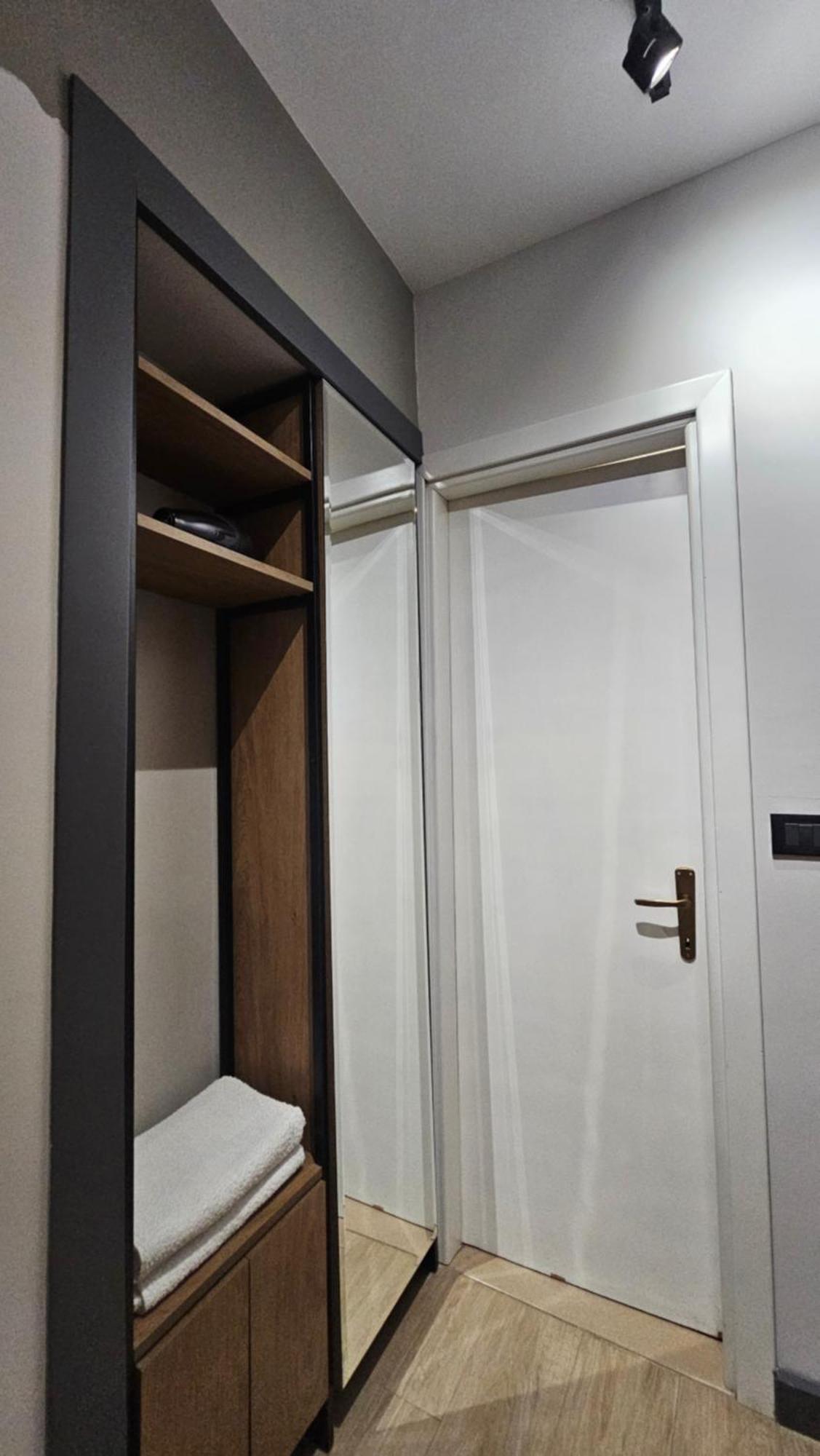 Tam Serviced Studio Apartments Next To Blloku Tirana Kültér fotó