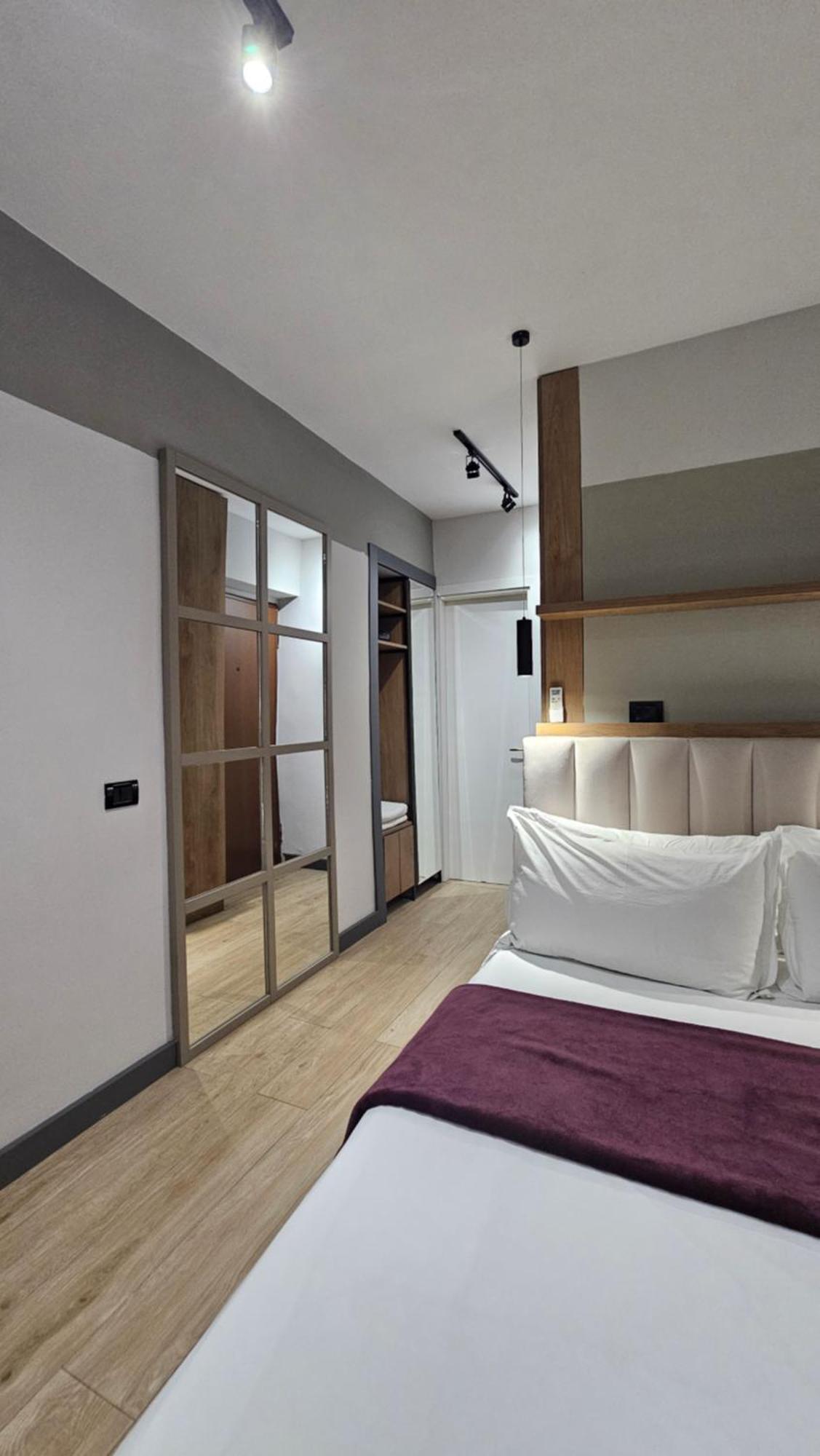 Tam Serviced Studio Apartment Myslym Shyri No2 Tirana Kültér fotó