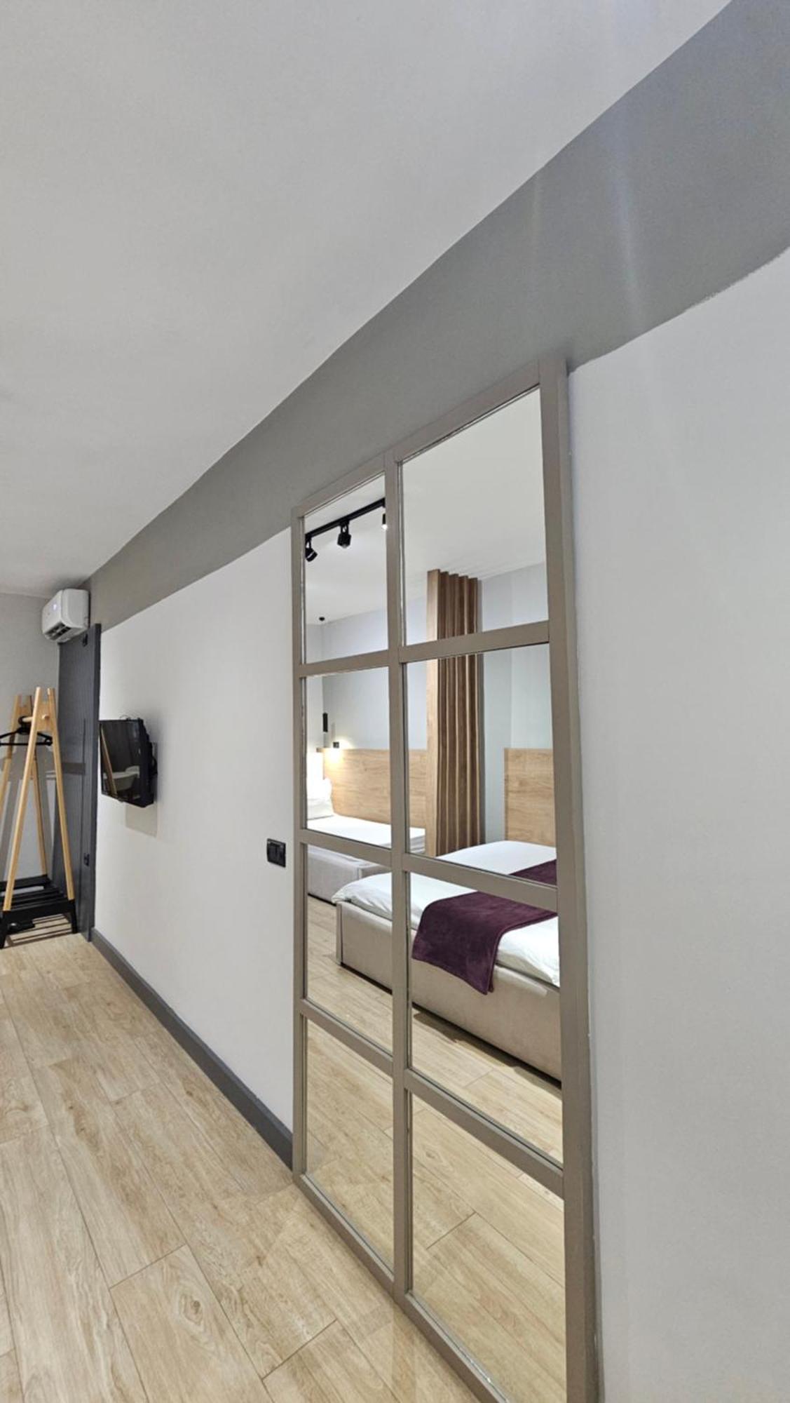 Tam Serviced Studio Apartments Next To Blloku Tirana Kültér fotó